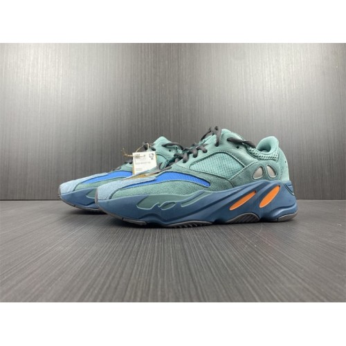 アディダス yeezy 700 ファダズ