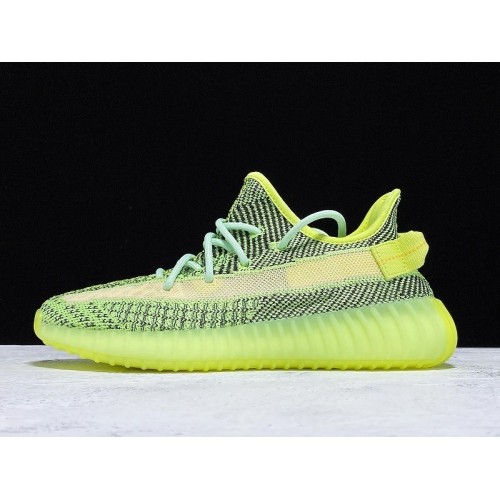 広告 yeezy ブースト 350 V2 「yeglrf」 FX4130