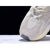 広告 yeezy 700 EG7596