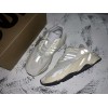 広告 yeezy 700 EG7596