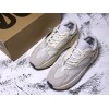 広告 yeezy 700 EG7596