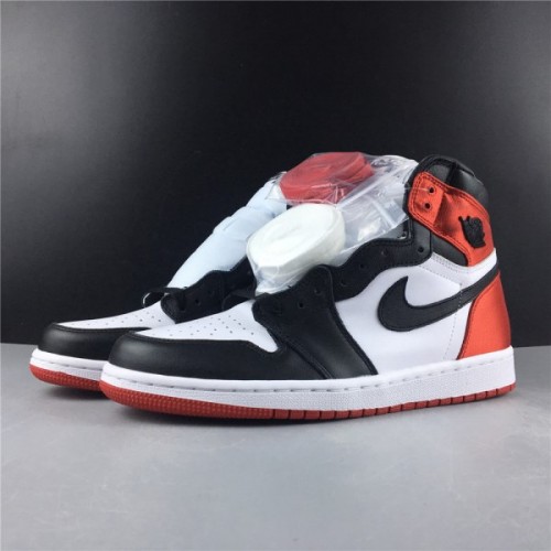 AIRJORDAN 1 SATIN  WMNS BLACK TOE CD0461-016